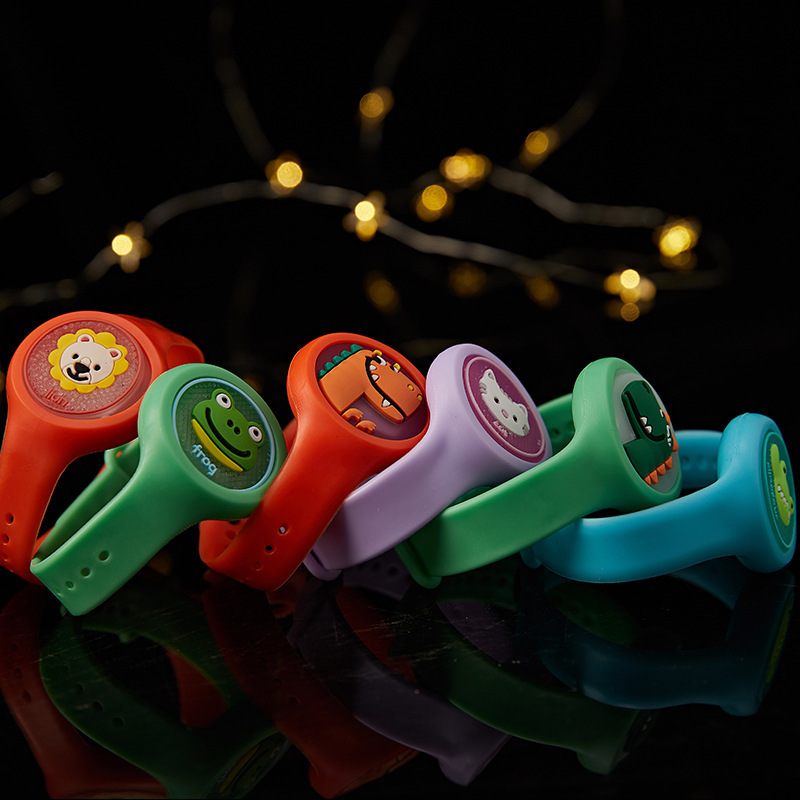 Creative Anti-Mosquito Watch: Silicone Mosquito Repellent Bracelet for Ultimate Protection - Image 5