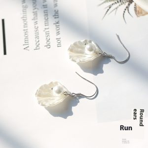 Elegant Women's Complex Shell Earrings - Stunning Ear Rings for Any Occasion