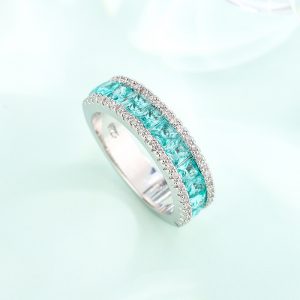 Elegant White Gold Plated Emerald Zircon Ring - Stylish Fashion Accessory