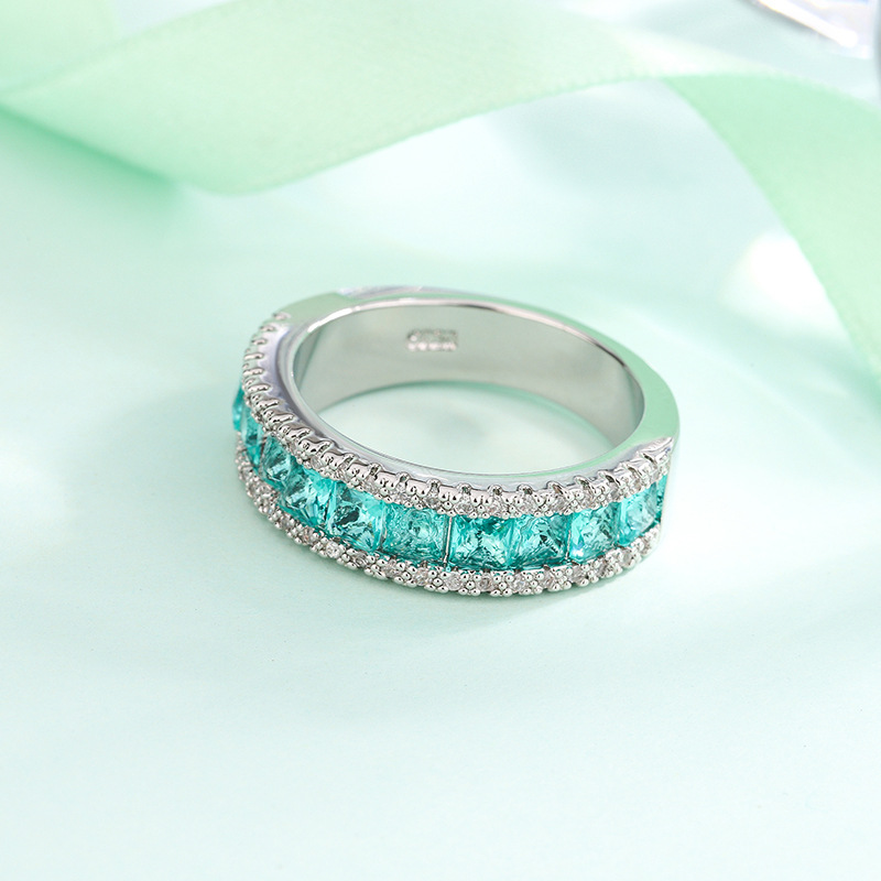 Elegant White Gold Plated Emerald Zircon Ring - Stylish Fashion Accessory - Image 4