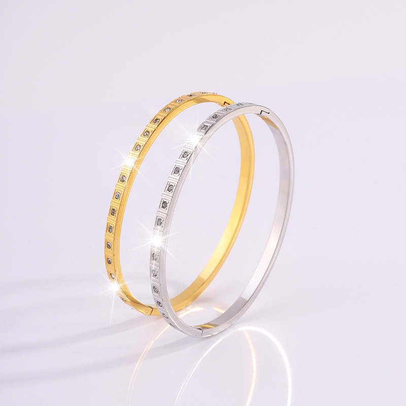 European & American Non-Fading Square Diamond Stainless Steel Bracelet - Durable Elegance - Image 2