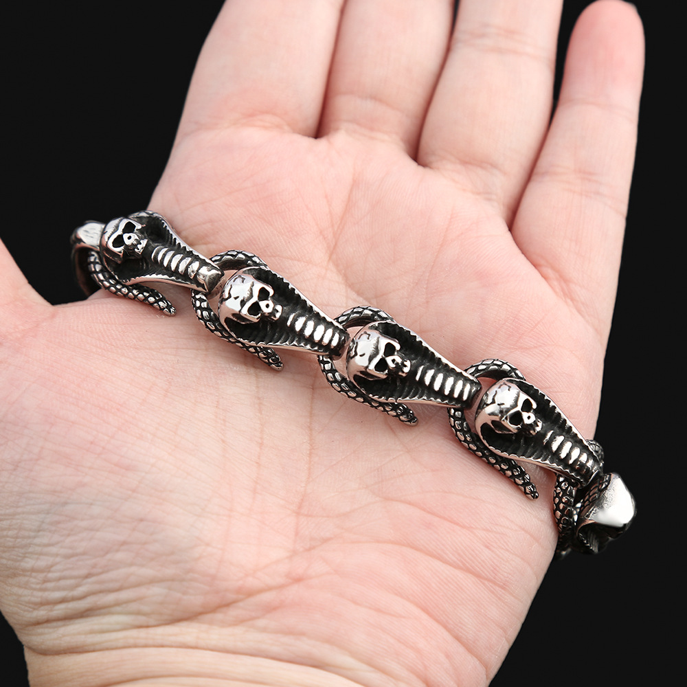 Stylish Titanium Steel Men's Skull Bracelet - Fashionable Accessory for Him - Image 7