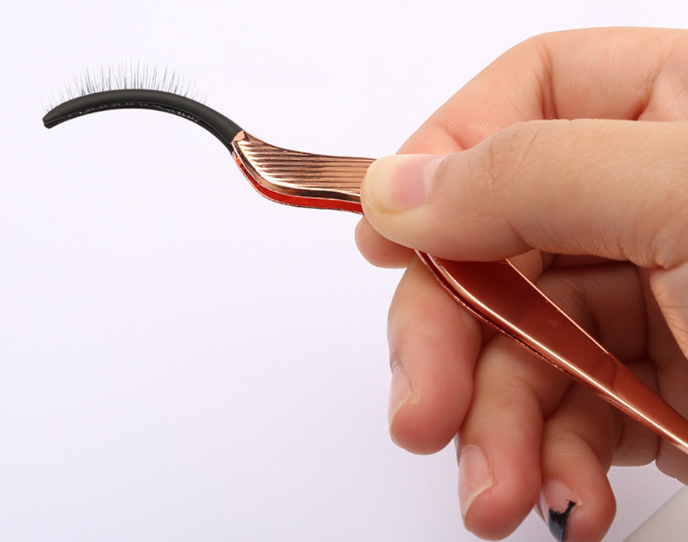 Eyelash Curler Tool for Perfectly Curled Lashes - Enhance Your Look - Image 6