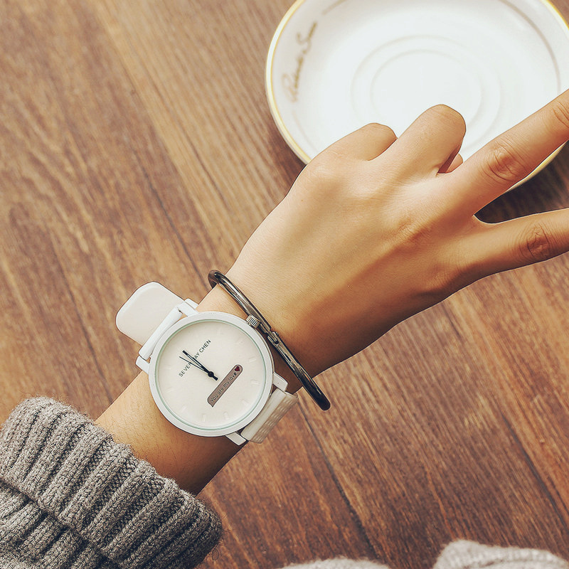 Stylish Retro Black and White Casual Wear for Men and Women - Simple Trend - Image 3