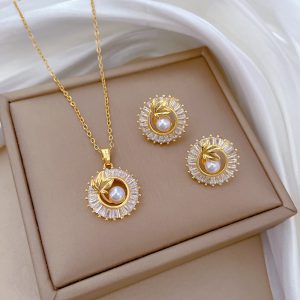 Elegant Fashion Jewelry Set: Full Diamond Personalized Round Ring, Leaf Necklace & Earrings Suite