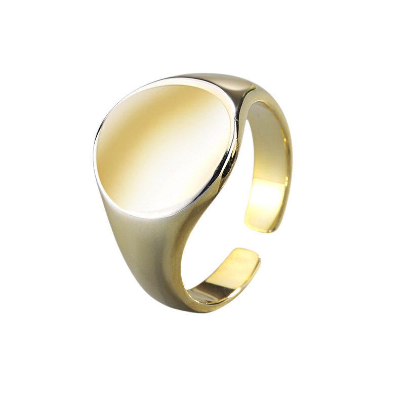 Stylish Oval Smooth Ring with Atmospheric Index - Fashion Accessory - Image 4