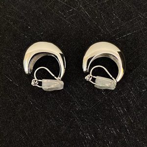 Glossy Triangle Clip Earrings - Retro Non-Pierced Style for Chic Looks