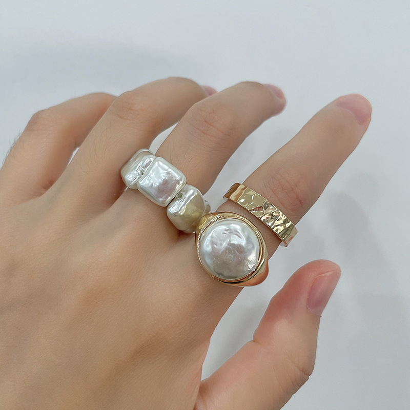 Elegant Alloy Gold Plated Pearl Ring - Stunning Jewelry for Every Occasion - Image 4