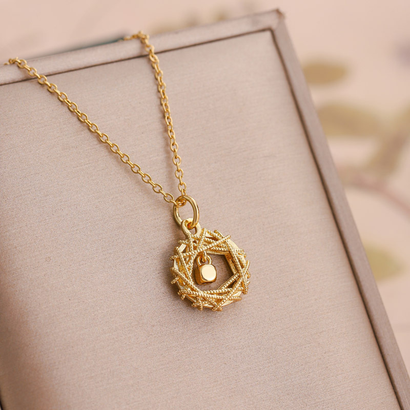 Stylish Gold Circle Net Design Necklace for Women - Elegant Jewelry - Image 2