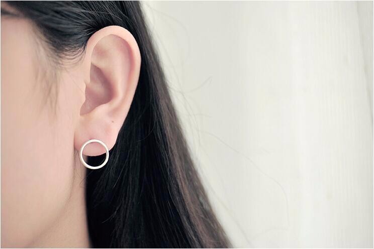 Elegant Simple Hollow S925 Sterling Silver Stud Earrings for Fashion Lovers - Image 7