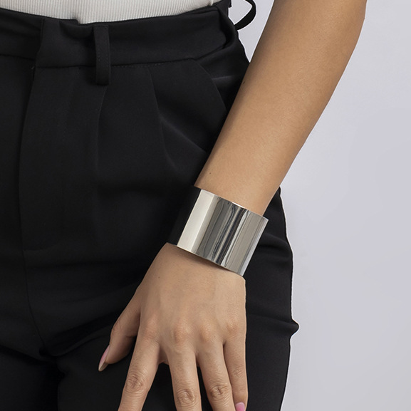 Vintage-Inspired Minority Geometric Glossy Hand Accessory Bracelet - Image 3