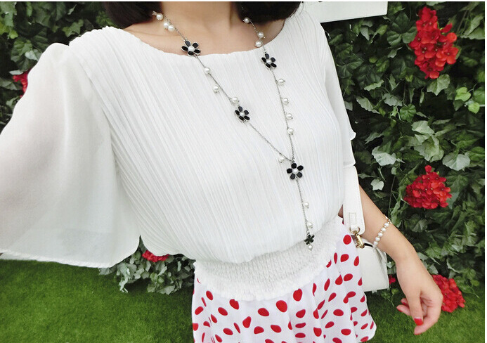 Five Petal Pearl Flower Sweater Chain - Elegant Accessory for Any Outfit - Image 5