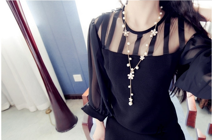 Five Petal Pearl Flower Sweater Chain - Elegant Accessory for Any Outfit - Image 7