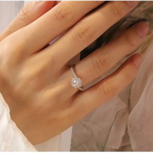 Elegant Women's Woven Moissanite Ring in Sterling Silver - Perfect Gift