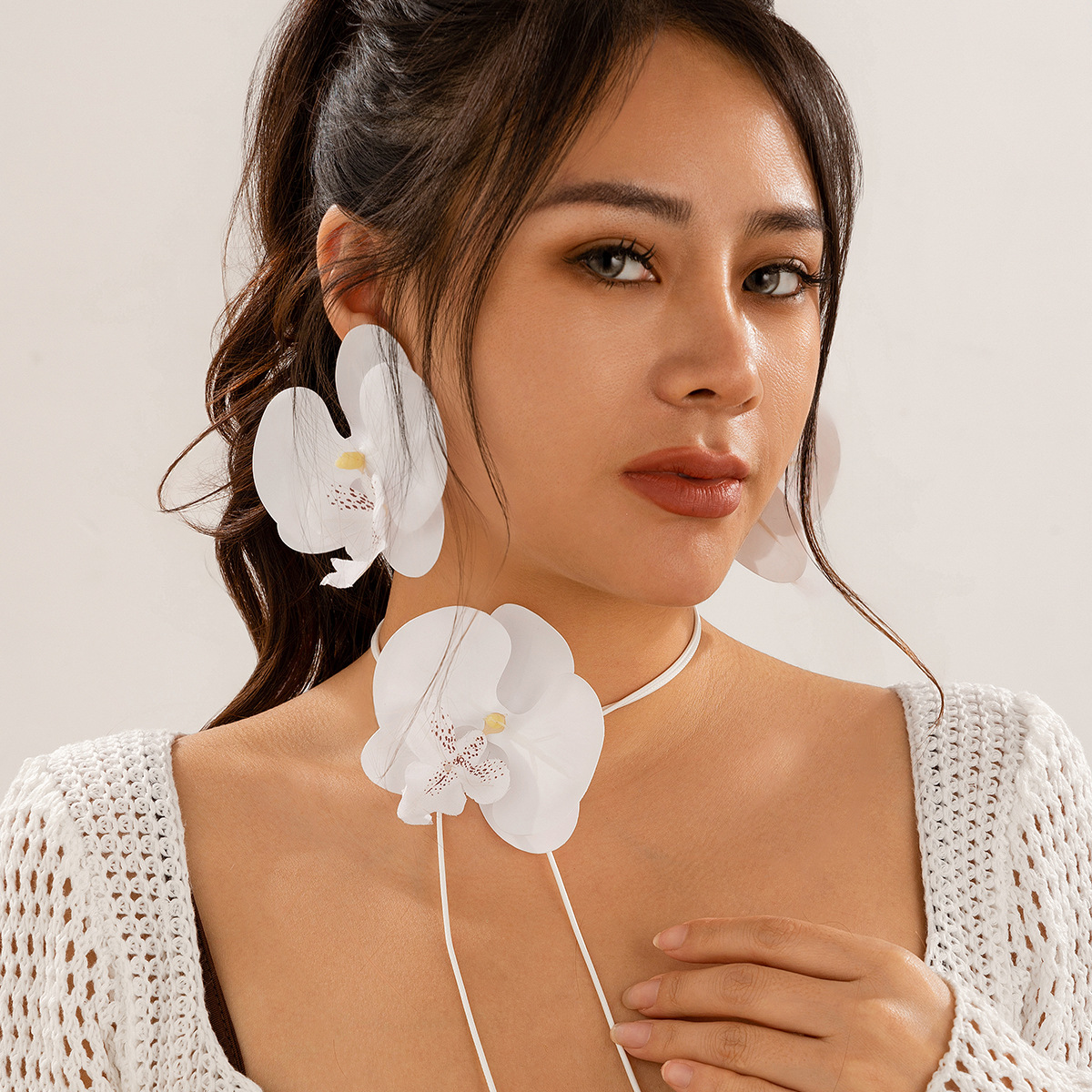 Elegant Butterfly Orchid Necklace for Women - Pull-out Long Design - Image 12