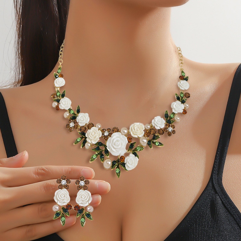 Camellia Suit 3D Floral Earrings and Necklace Set for Elegant Style - Image 3