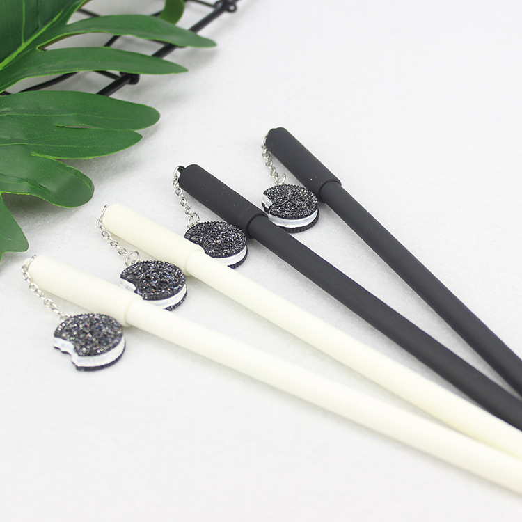 Black and White Pendant Gel Pen for Students - Boost Creativity and Style - Image 4