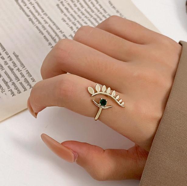 Stylish Retro Fashion Adjustable Ring for Women – Customizable & Unique