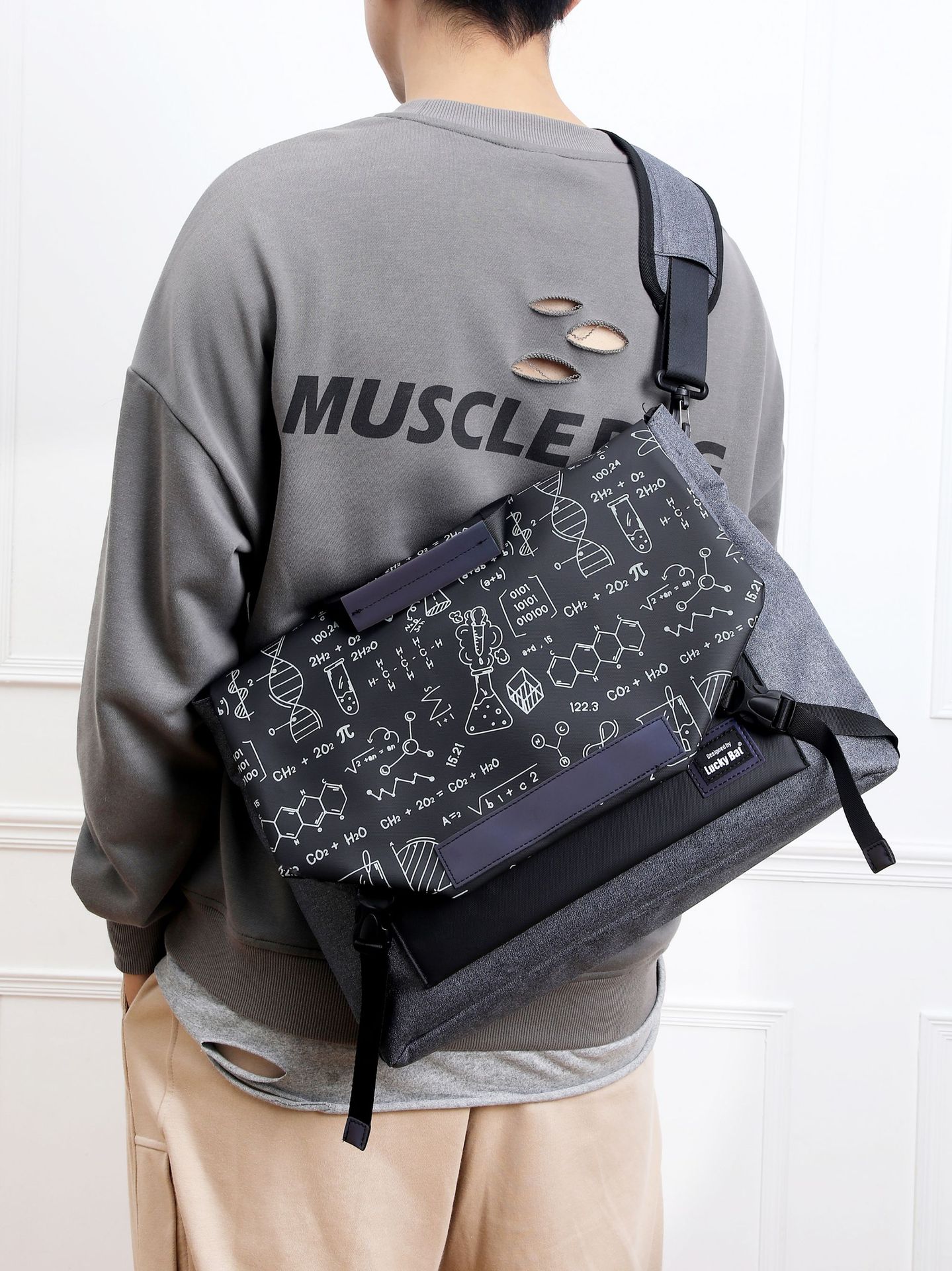 Large Capacity Portable Messenger Bag for Gaming Laptops - Stylish Shoulder Bag - Image 12