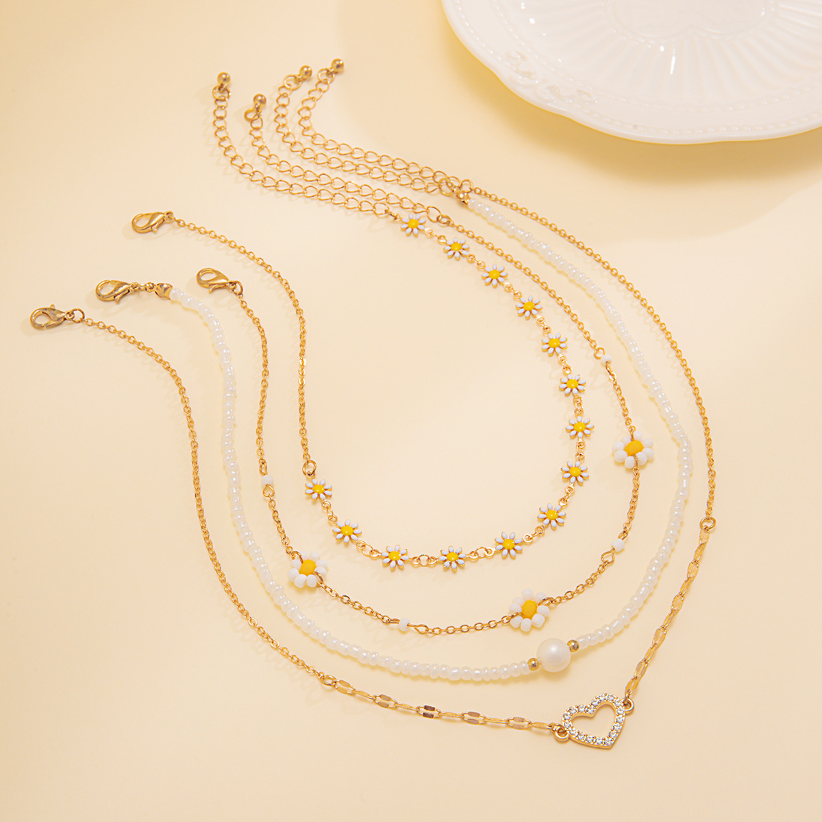 Stylish Women's Pearl Little Daisy Suit Necklace for Elegant Looks - Image 5