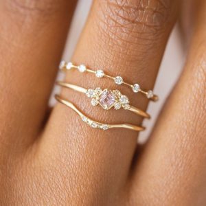 Elegant Gold Ring Set for Women – Stylish Three-Piece Fashion Jewelry