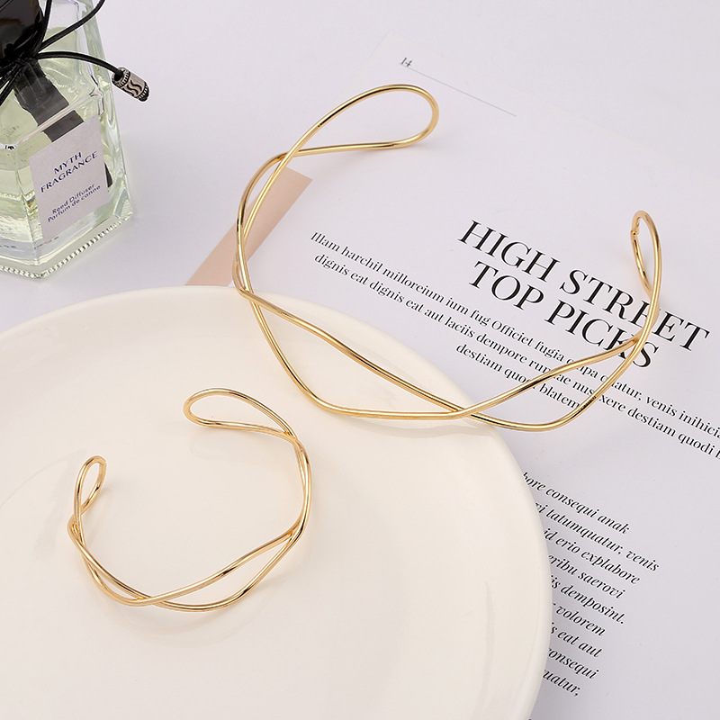 Chic Retro Metal Collar for Women - Fashion-Forward Personality Accessory - Image 13