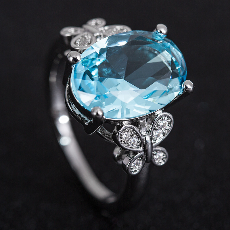 Oversized Sea Blue Zircon Ladies' Bow Ring - Elegant and Simple Design - Image 2