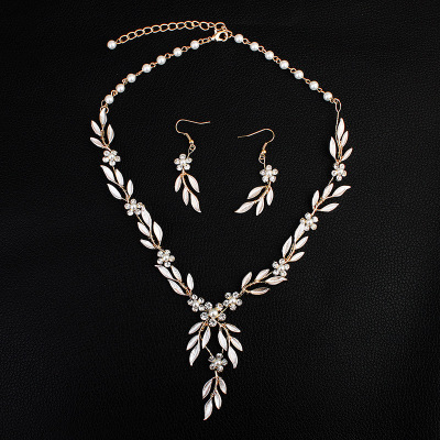 Elegant Three-Piece Bridal Jewelry Set: Alloy-Plated Earrings & Necklace for European and American Brides