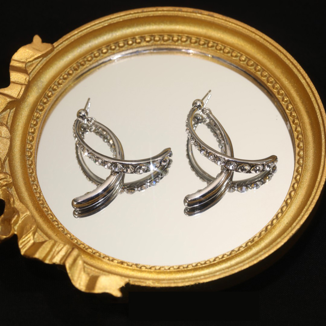 Elegant and Minimalist Cross Earrings for Timeless Style - Image 4