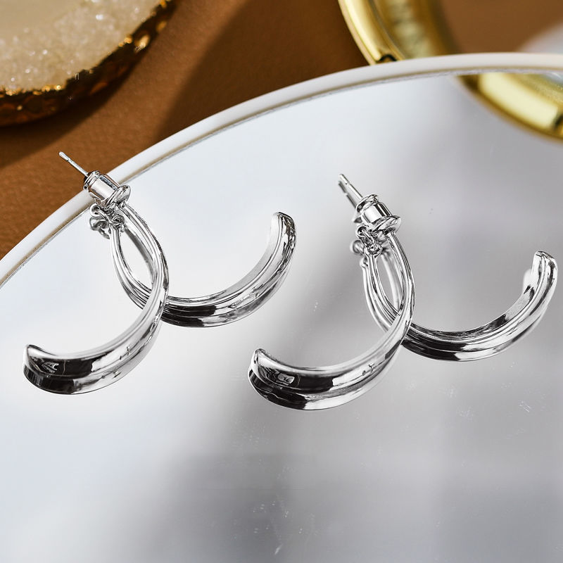 Elegant and Minimalist Cross Earrings for Timeless Style - Image 7