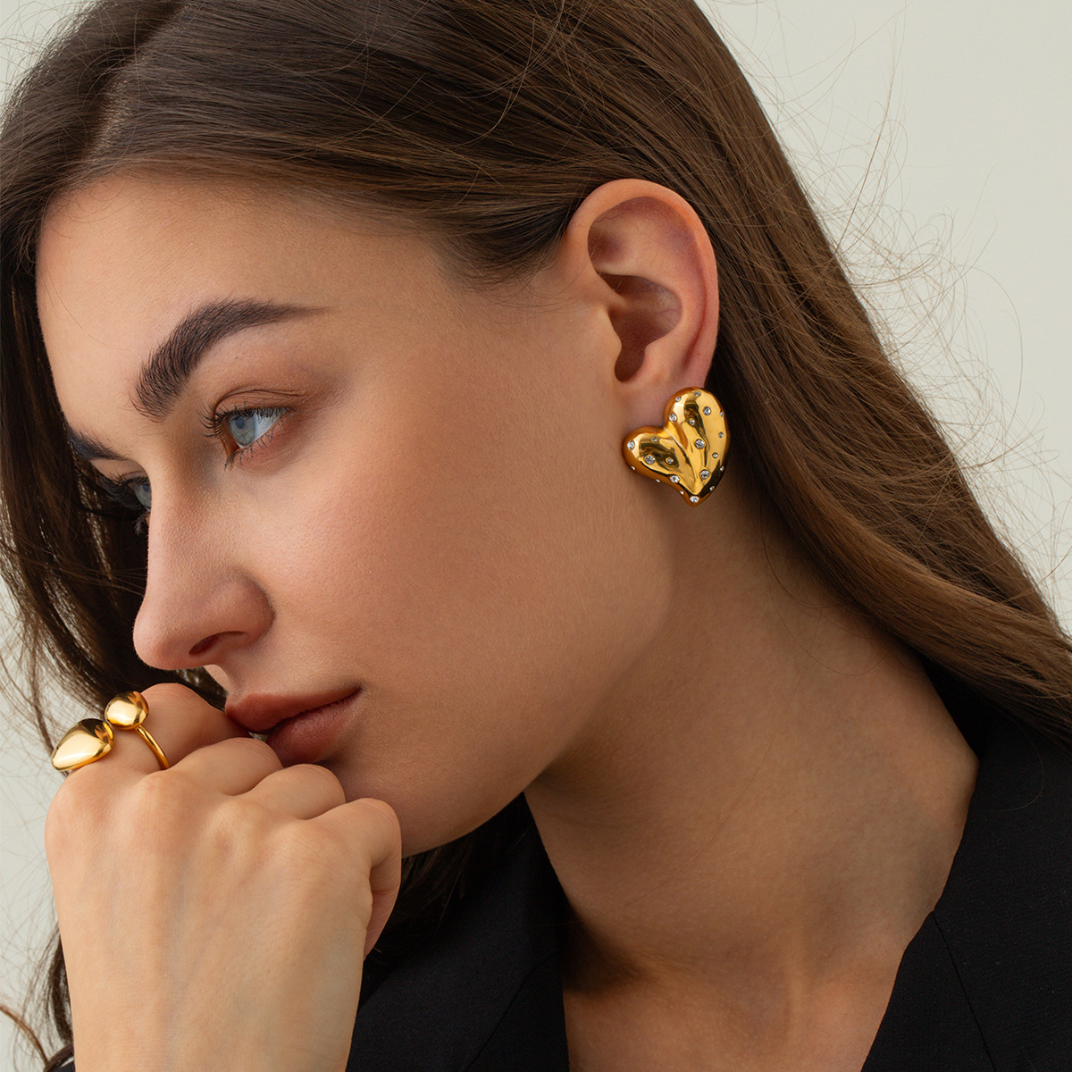 Elegant 18K Gold Stainless Steel Heart Earrings with White Diamond Inlay - Image 3