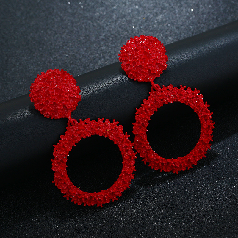 Elegant Geometric Relief Flower Earrings for a Stylish Look - Image 9