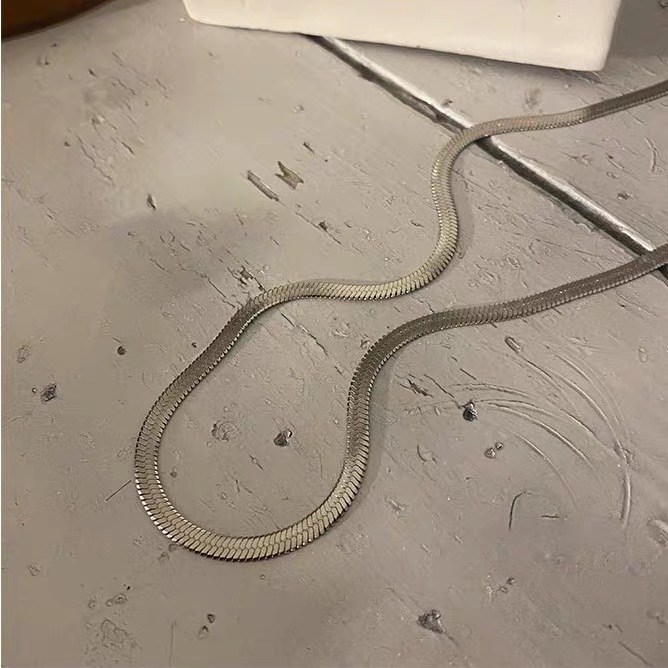 Stylish Titanium Steel Necklace for Men and Women - Basic Design - Image 3