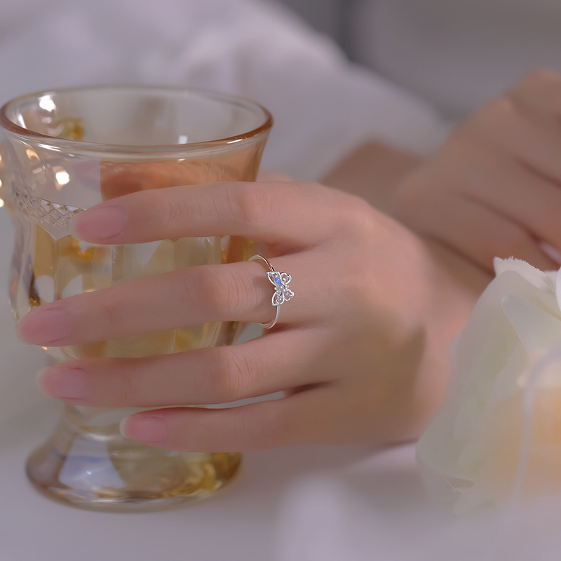 Elegant Women's Three Dimensional Butterfly Zircon Ring - Stunning Jewelry Piece - Image 2