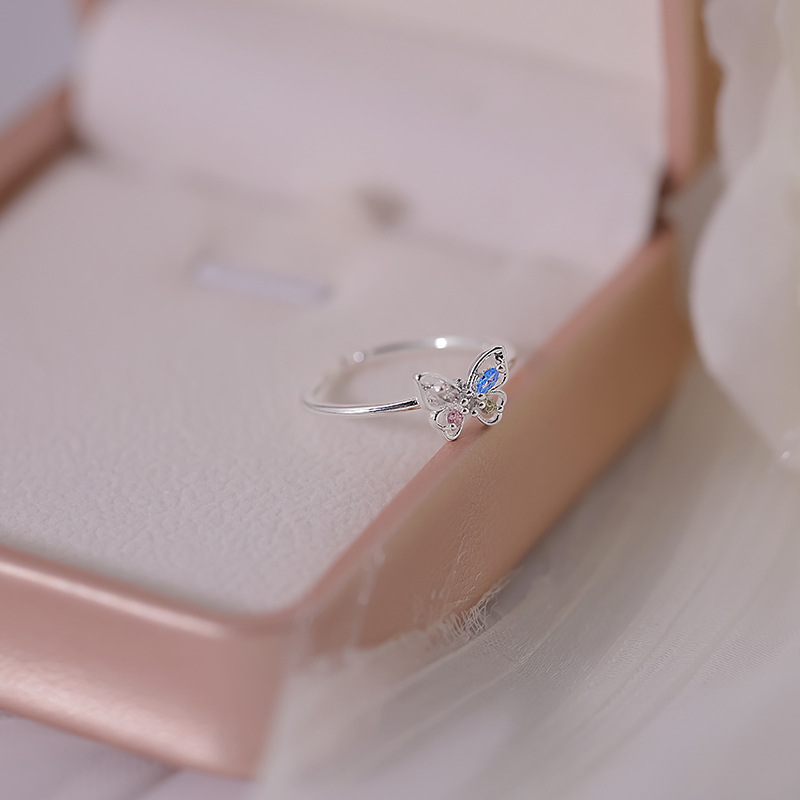 Elegant Women's Three Dimensional Butterfly Zircon Ring - Stunning Jewelry Piece - Image 7