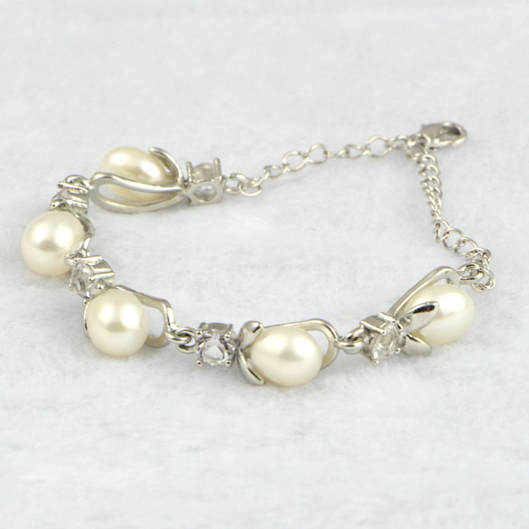 Elegant Freshwater Pearl Bracelet – Timeless Luxury for Every Occasion