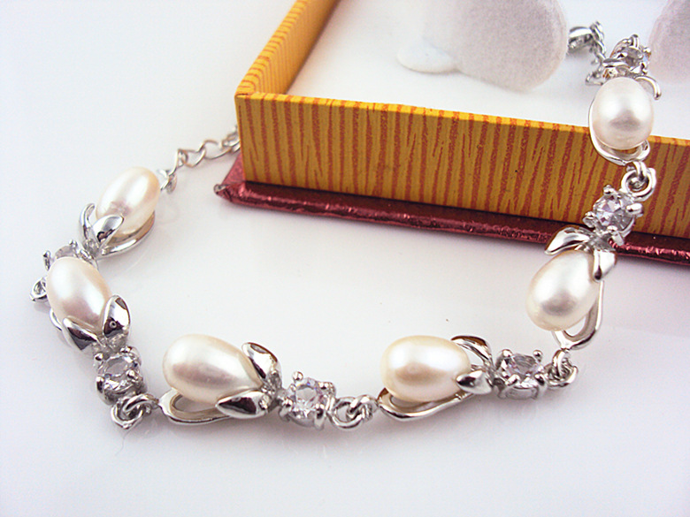 Elegant Freshwater Pearl Bracelet – Timeless Luxury for Every Occasion - Image 3