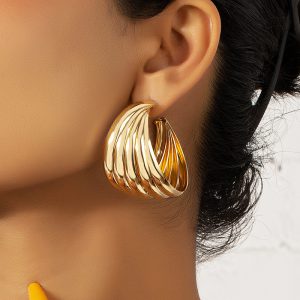 Stylish Women's Geometric Warping Metal Stud Earrings for Modern Elegance