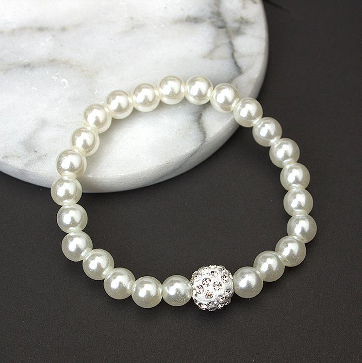 Elegant Pearl Necklace - Timeless Jewelry for Every Occasion - Image 4