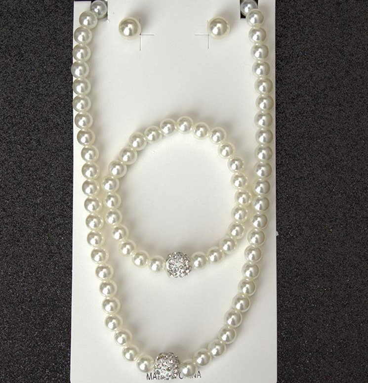 Elegant Pearl Necklace - Timeless Jewelry for Every Occasion - Image 6