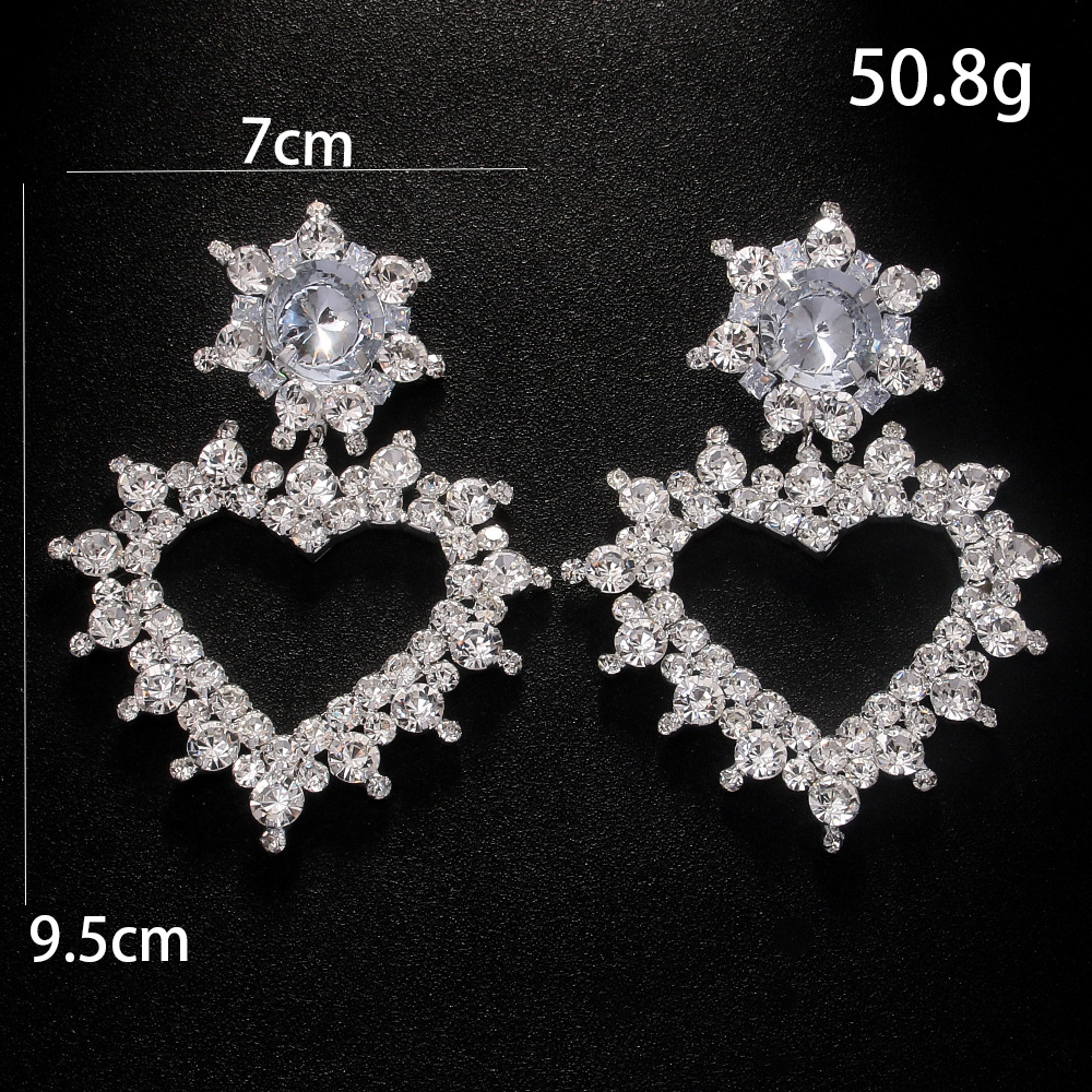 Exquisite Heart Shape Ear Clip for Women - High-Grade Earless Light Luxury - Image 2