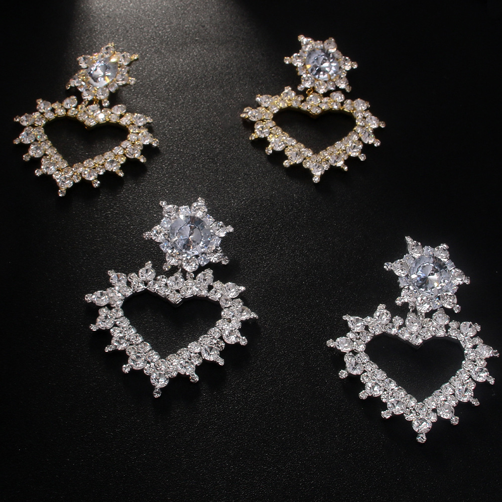 Exquisite Heart Shape Ear Clip for Women - High-Grade Earless Light Luxury - Image 3