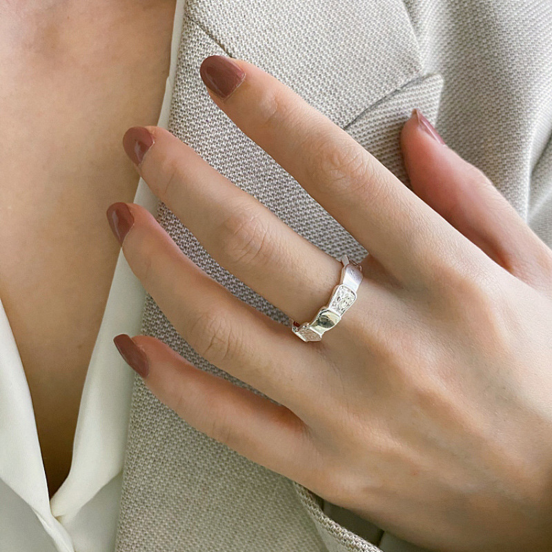 Stylish Female Stitching Scale Ring - Simple Fashion Accessory - Image 5