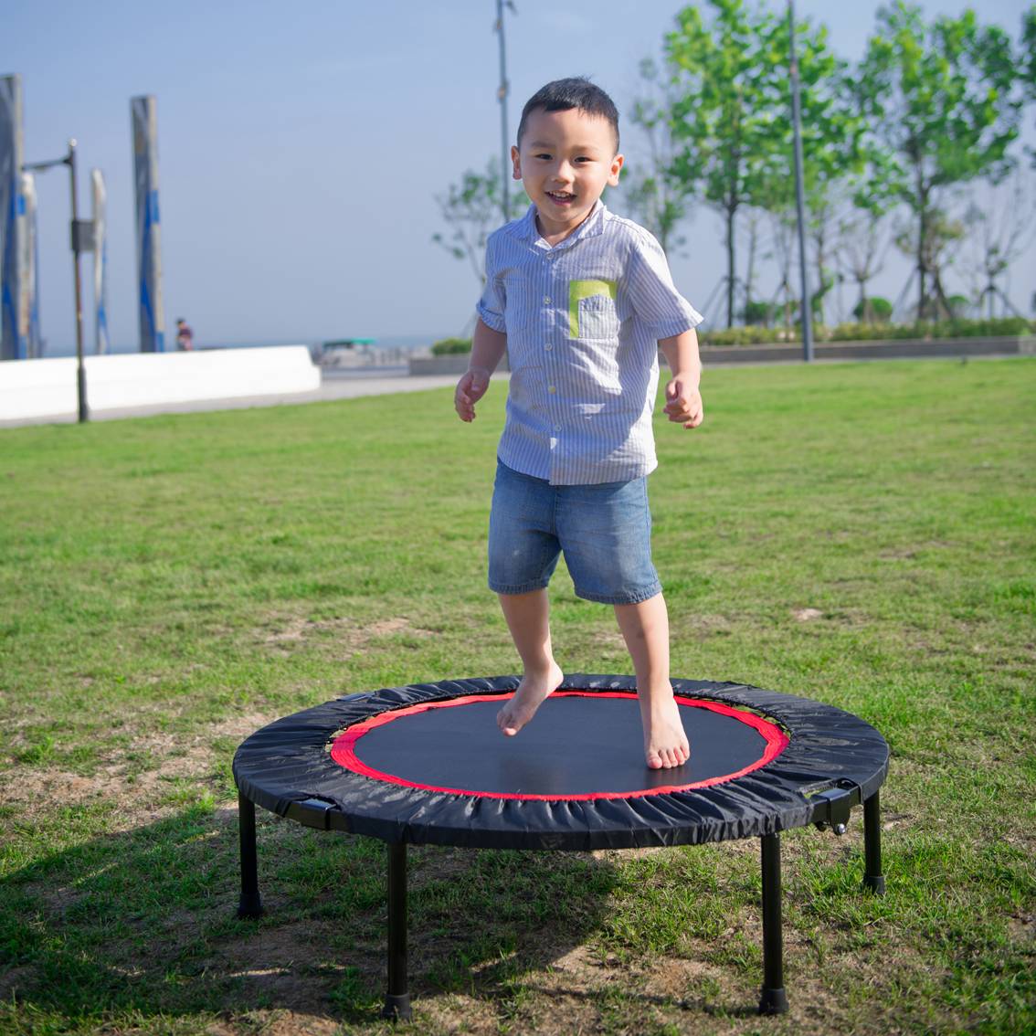 40 Inch Mini Exercise Trampoline - Indoor Fitness Rebounder with Safety Pad - Image 12