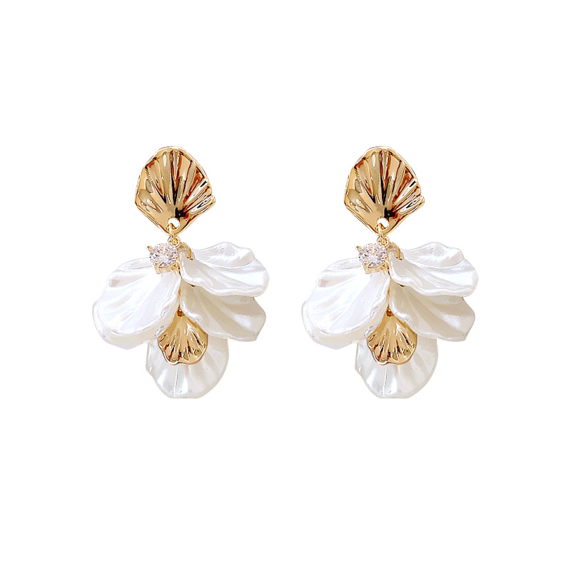 Chic Versatile Elegant Flower Stud Earrings for Every Occasion - Image 5