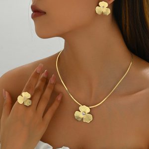 Elegant Ladies Necklace and Ring Set – Perfect for Any Occasion