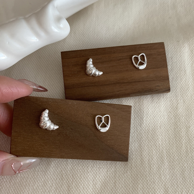 Stylish Design Alkaline Water Croissant AB Stud Earrings for Trendy Fashion - Image 2