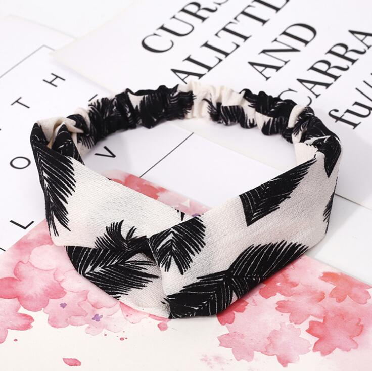 Vintage-Inspired Women's Printed Headband for Retro Style Enthusiasts - Image 2