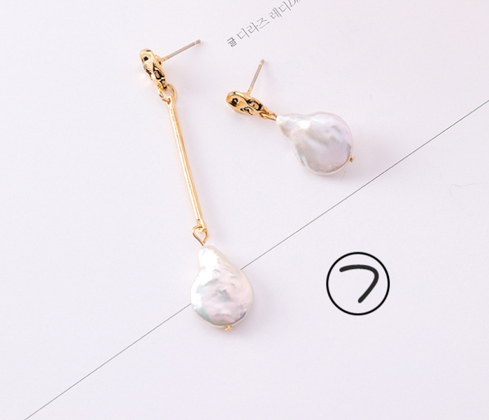 Stylish Vintage Geometric Metal Pearl Asymmetric Earrings - Personalized Design - Image 3