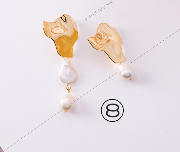 Stylish Vintage Geometric Metal Pearl Asymmetric Earrings - Personalized Design - Image 4